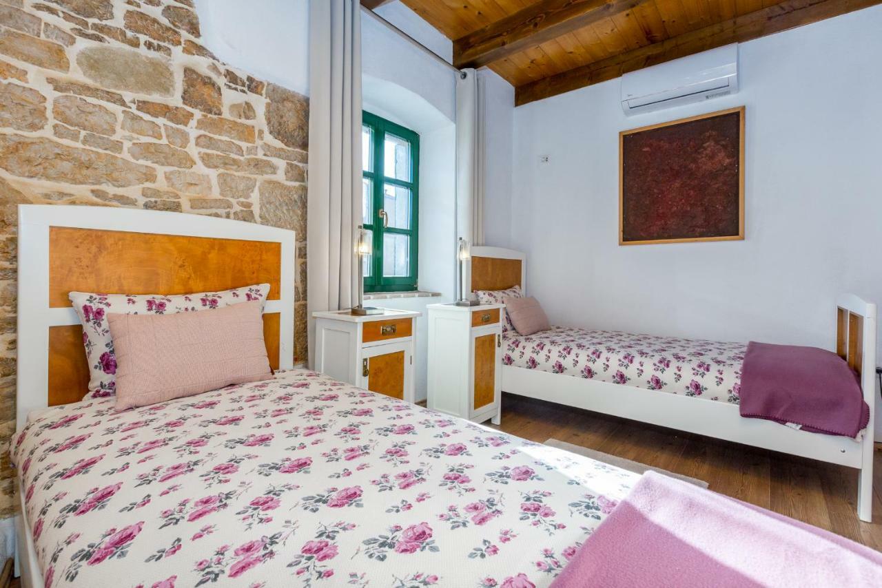 Apartamento Dvor strica Grge Kaštelir Exterior foto