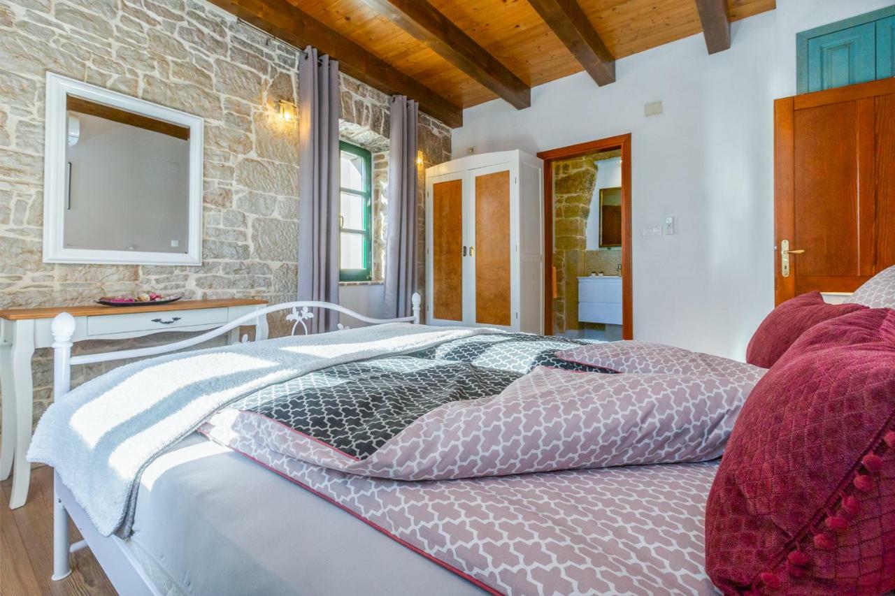 Apartamento Dvor strica Grge Kaštelir Exterior foto